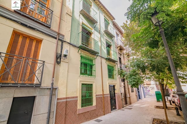 4 soveværelse Lejlighed til salg i Centro - Sagrario, Granada by - € 380.000 (Ref: 9814475)