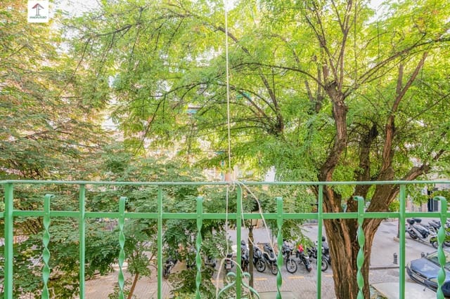 4 soveværelse Lejlighed til salg i Centro - Sagrario, Granada by - € 380.000 (Ref: 9814475)