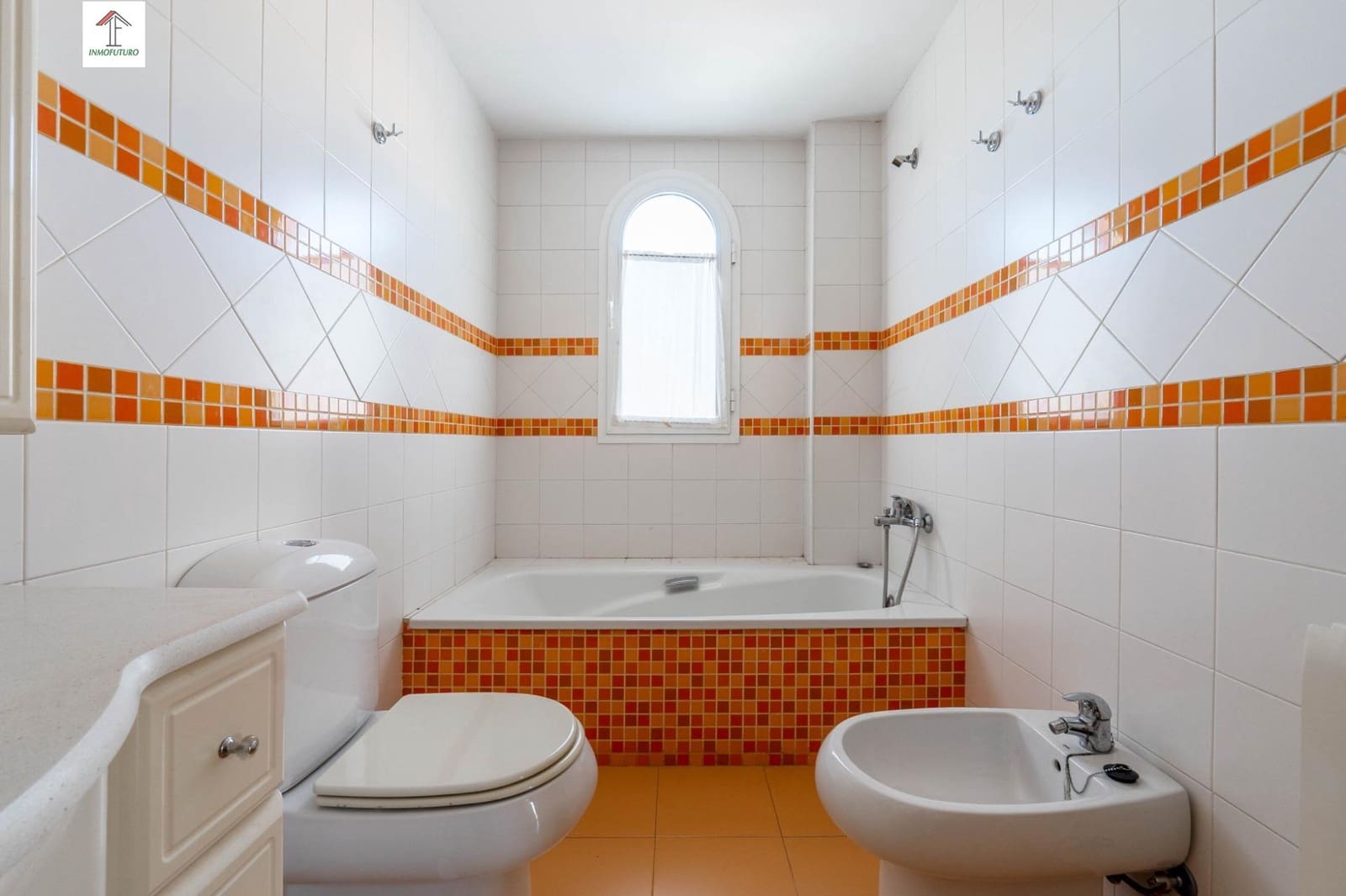 3 sypialnia Dom szeregowy na sprzedaż w Cenes de la Vega z basenem garażem - 298 000 € (Ref: 9814476)