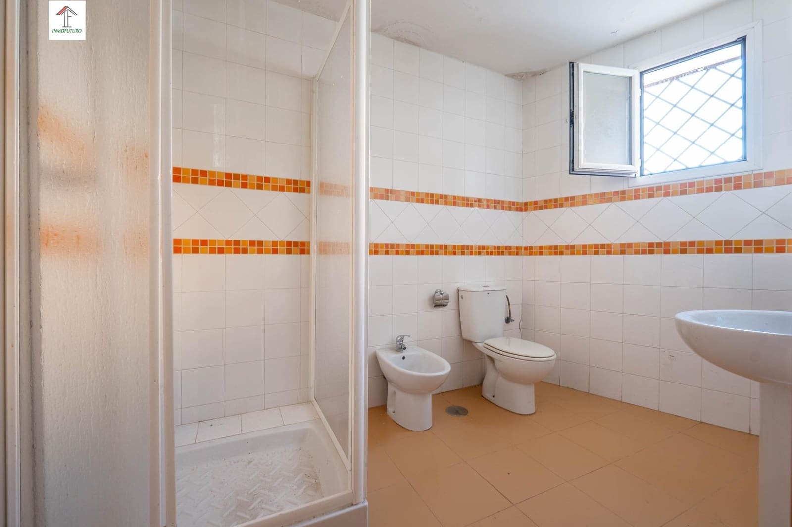 3 sypialnia Dom szeregowy na sprzedaż w Cenes de la Vega z basenem garażem - 298 000 € (Ref: 9814476)