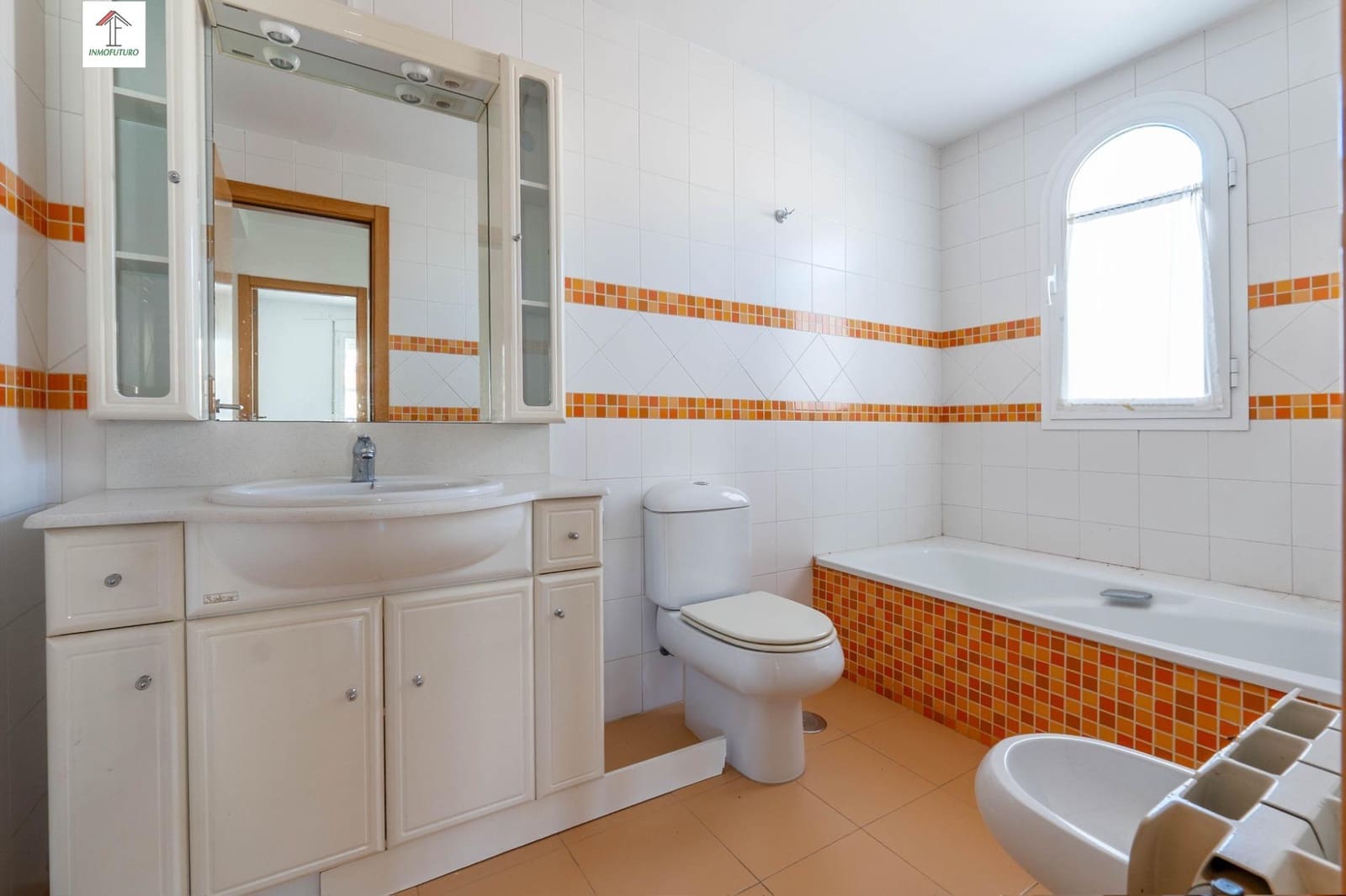 3 sypialnia Dom szeregowy na sprzedaż w Cenes de la Vega z basenem garażem - 298 000 € (Ref: 9814476)