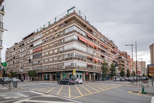 4 soveværelse Lejlighed til salg i Granada by med garage - € 375.000 (Ref: 9814477)