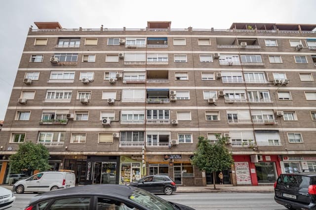 4 soveværelse Lejlighed til salg i Granada by med garage - € 375.000 (Ref: 9814477)