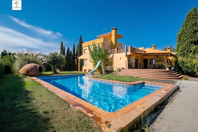 Chalet de 7 habitaciones en Alhendín en venta con piscina garaje - 599.000 € (Ref: 9814478)