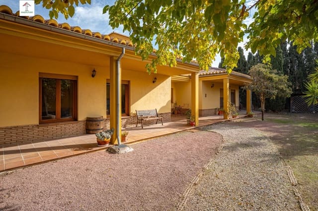 Chalet de 7 habitaciones en Alhendín en venta con piscina garaje - 599.000 € (Ref: 9814478)