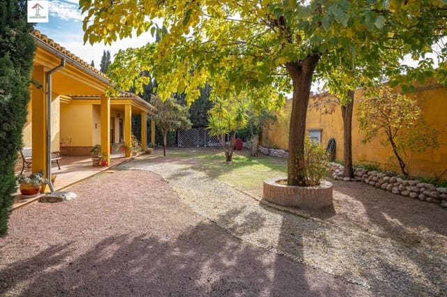 Chalet de 7 habitaciones en Alhendín en venta con piscina garaje - 599.000 € (Ref: 9814478)