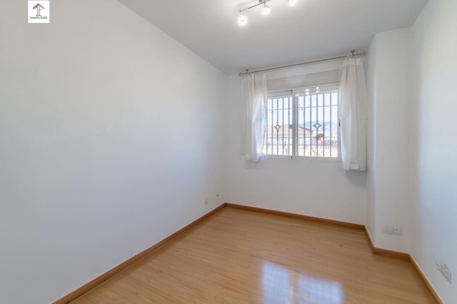 Ático de 3 habitaciones en Armilla en venta con garaje - 290.000 € (Ref: 9814479)