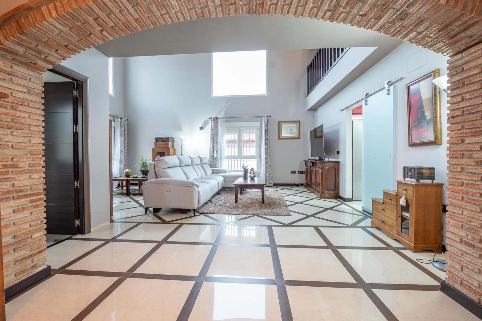 6 bedroom Villa for sale in Otura with pool garage - € 444,990 (Ref: 9814480)