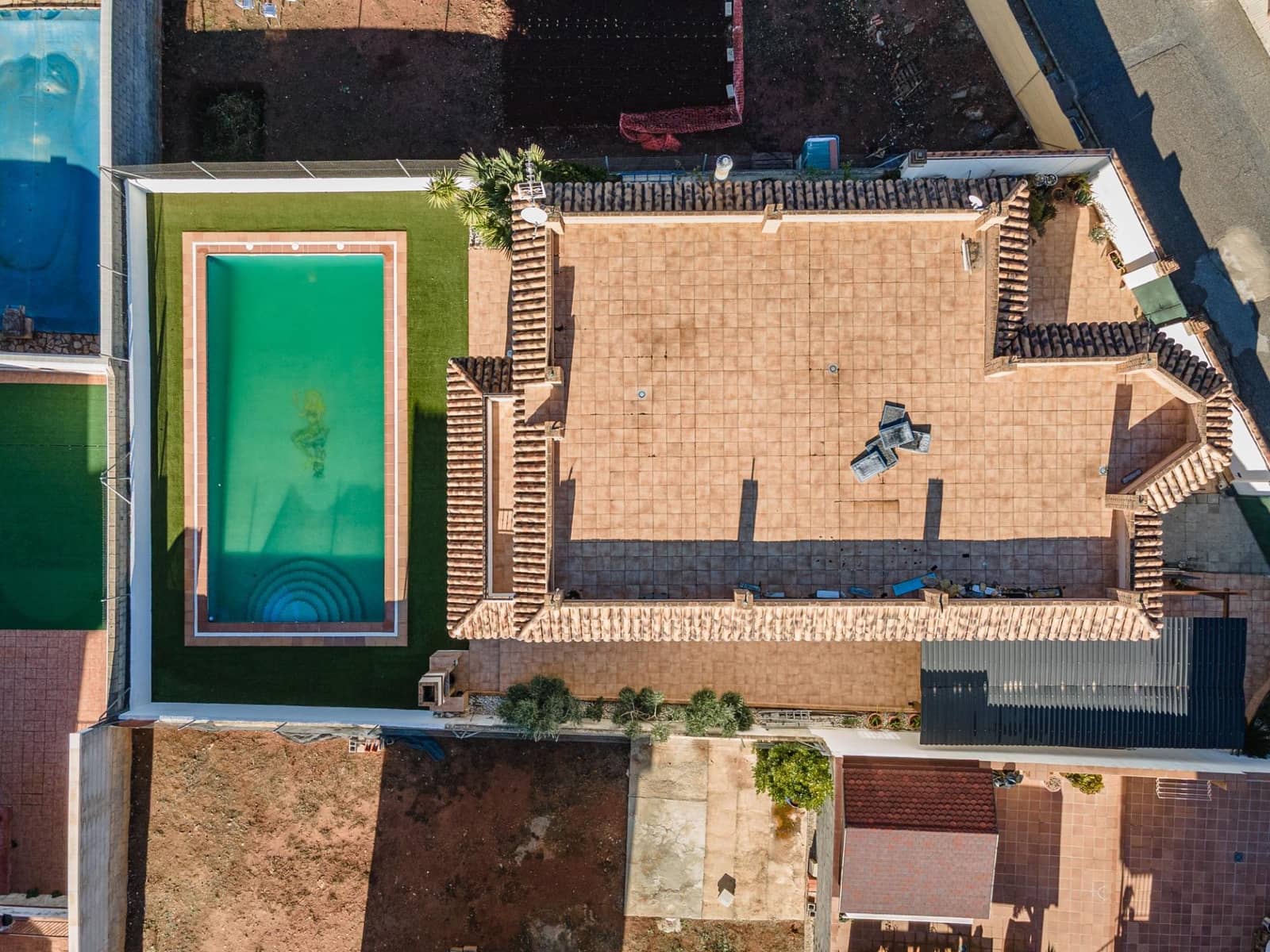 6 bedroom Villa for sale in Otura with pool garage - € 444,990 (Ref: 9814480)