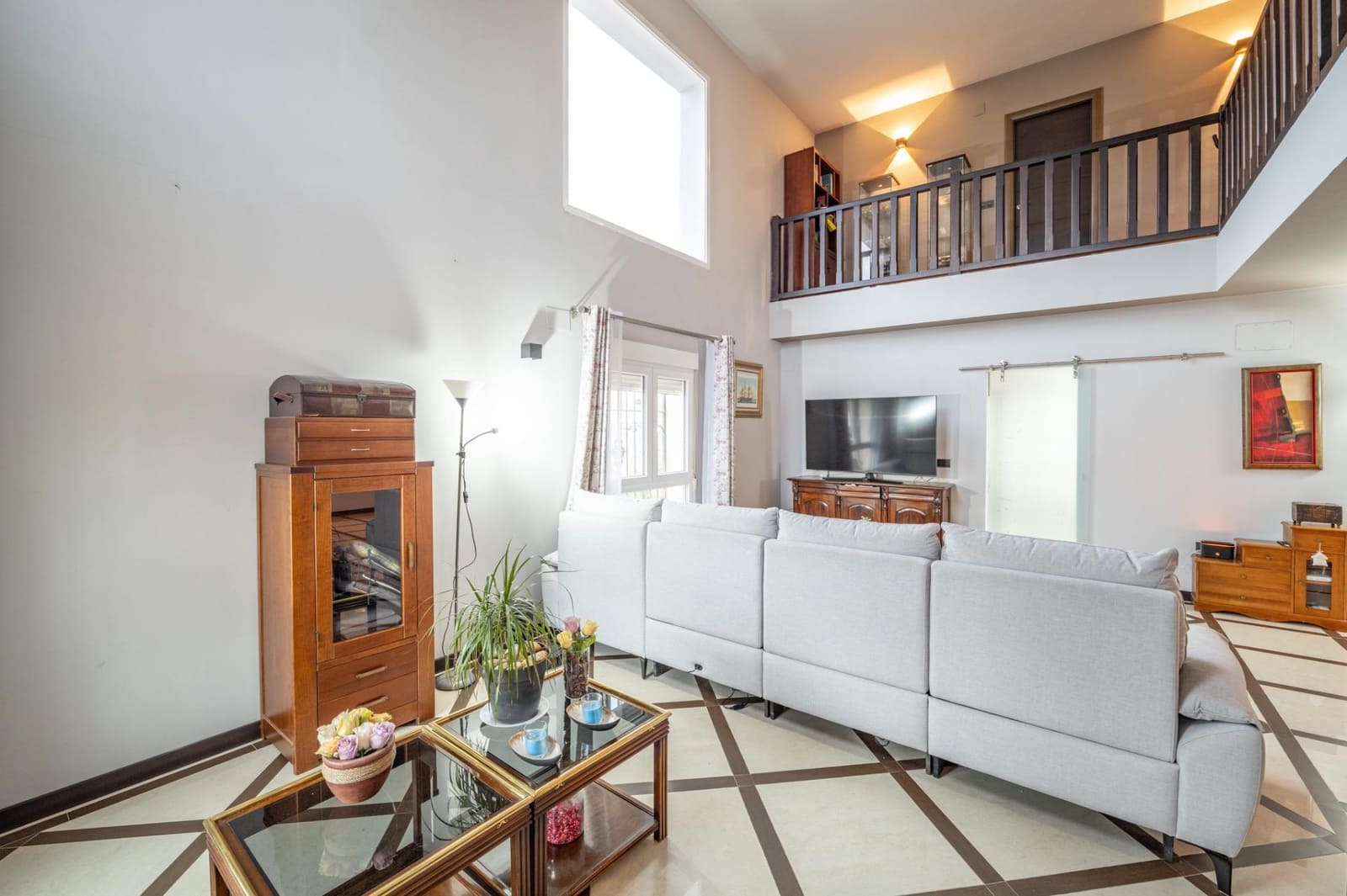 6 bedroom Villa for sale in Otura with pool garage - € 444,990 (Ref: 9814480)