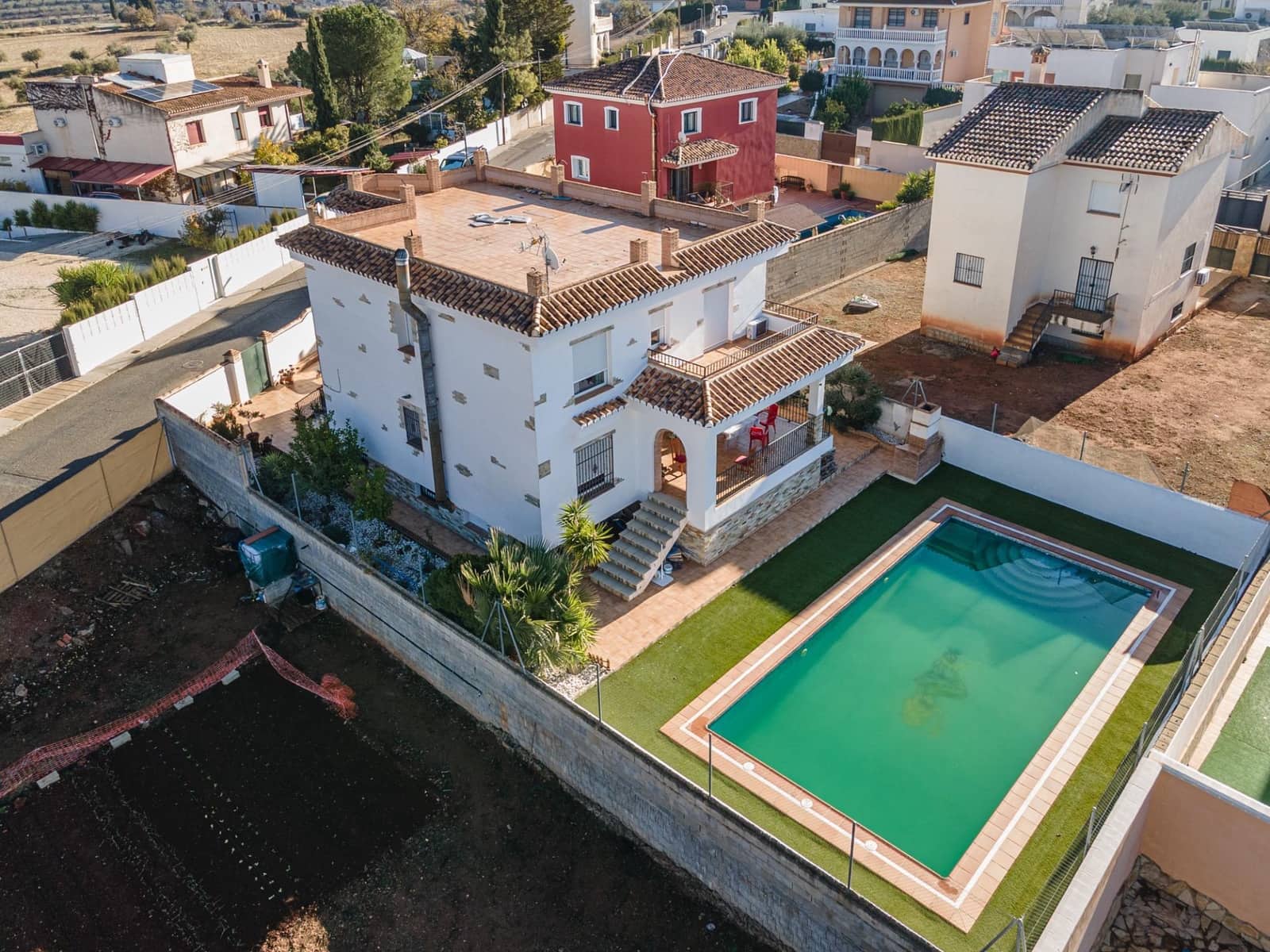 6 bedroom Villa for sale in Otura with pool garage - € 444,990 (Ref: 9814480)
