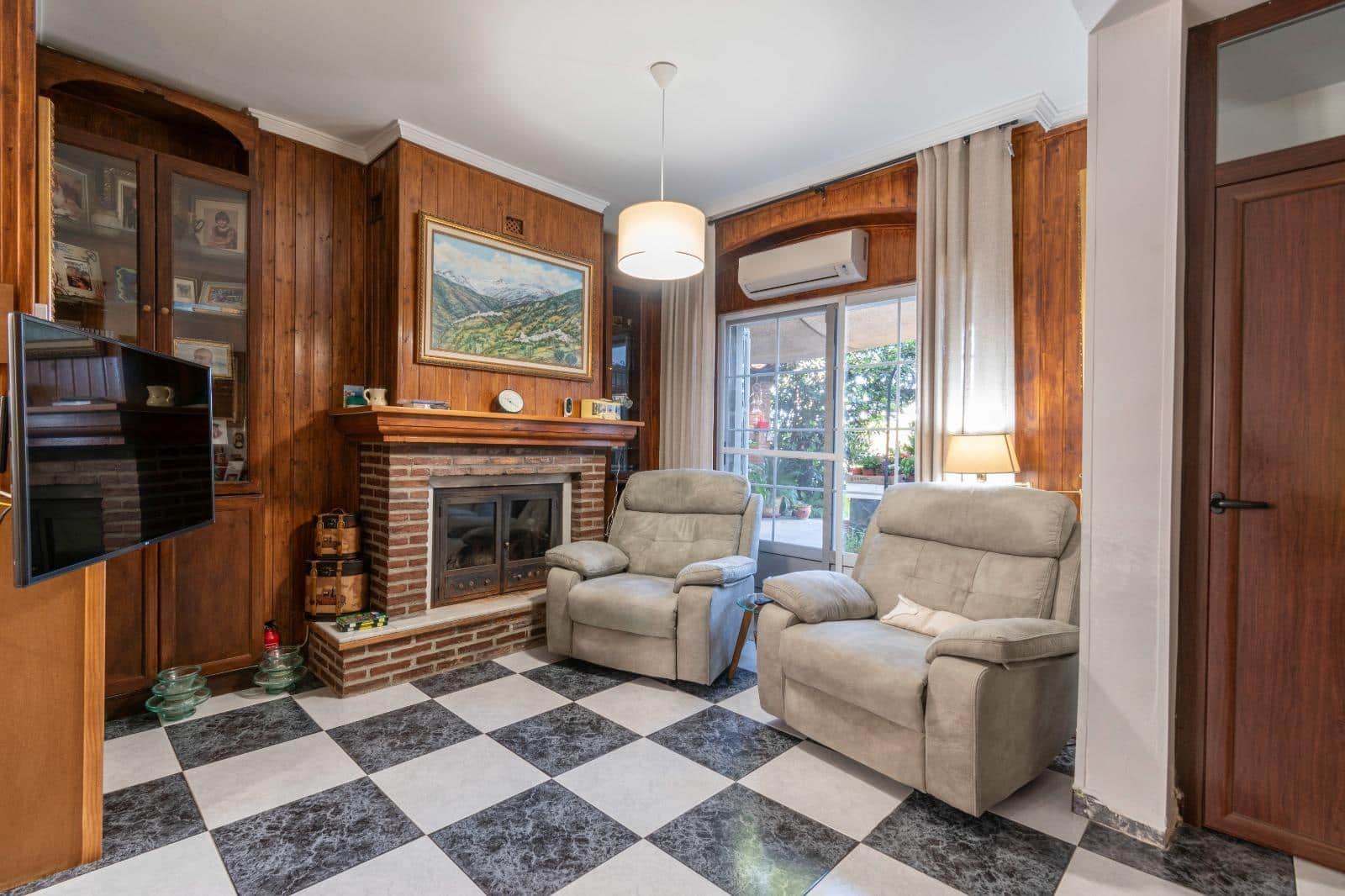 Chalet de 5 habitaciones en Vegas del Genil en venta con piscina - 350.000 € (Ref: 9814482)