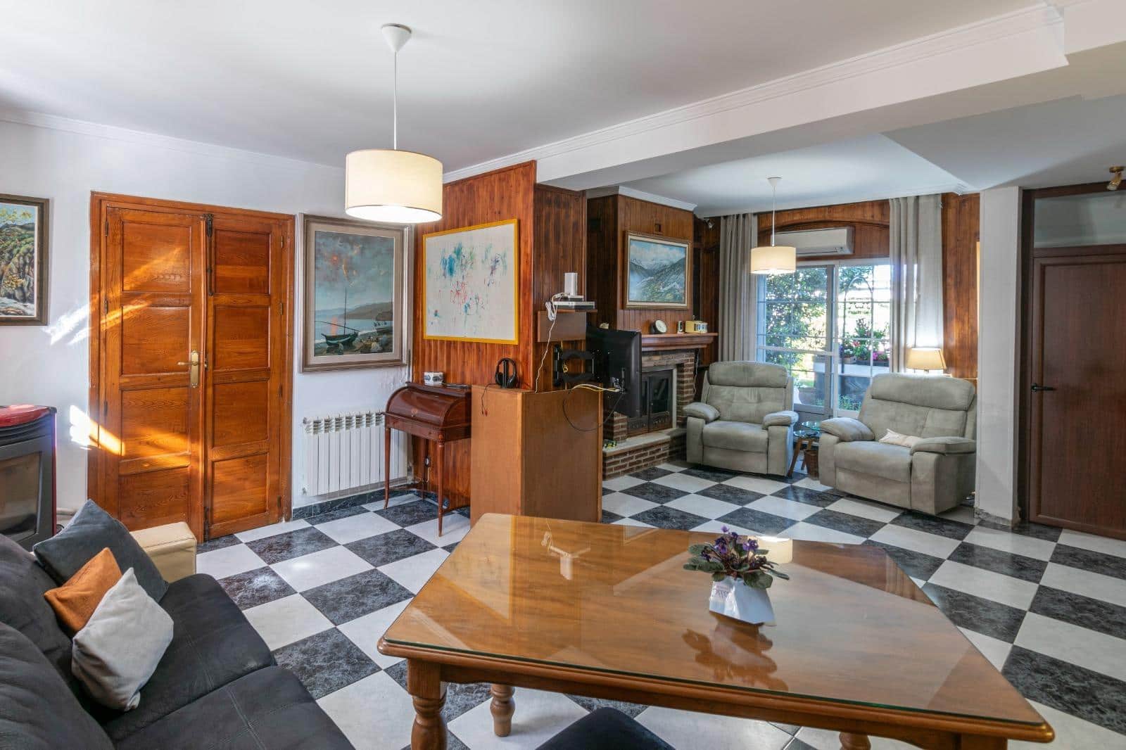 Chalet de 5 habitaciones en Vegas del Genil en venta con piscina - 350.000 € (Ref: 9814482)
