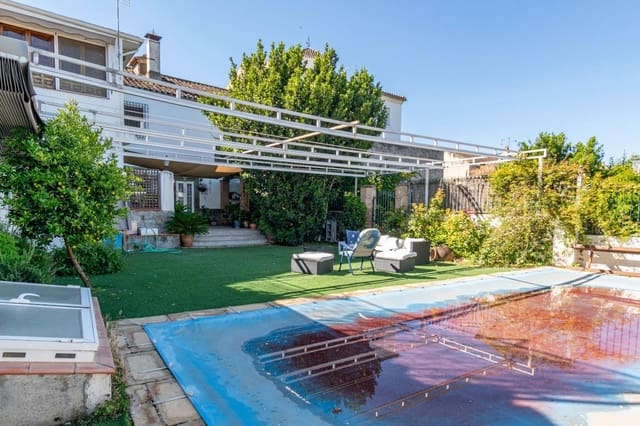 Chalet de 5 habitaciones en Vegas del Genil en venta con piscina - 350.000 € (Ref: 9814482)