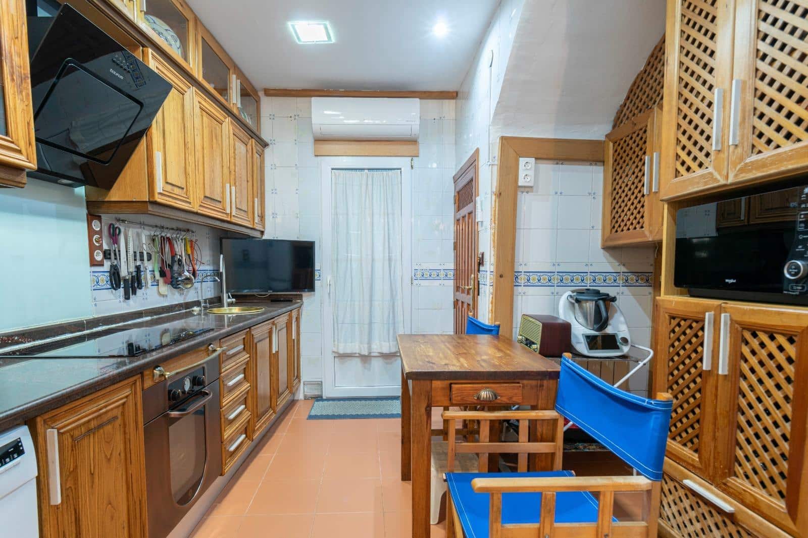 Chalet de 5 habitaciones en Vegas del Genil en venta con piscina - 350.000 € (Ref: 9814482)