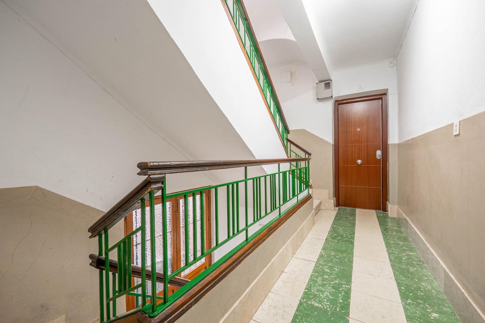 Piso de 3 habitaciones en Granada ciudad en venta - 260.000 € (Ref: 9814483)