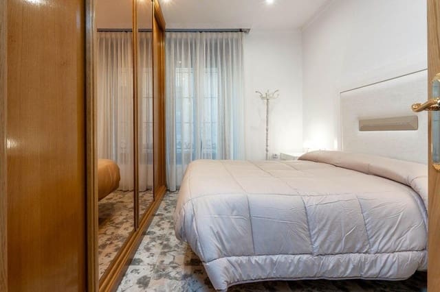 Piso de 3 habitaciones en Centro, Granada ciudad en venta - 280.000 € (Ref: 9814484)