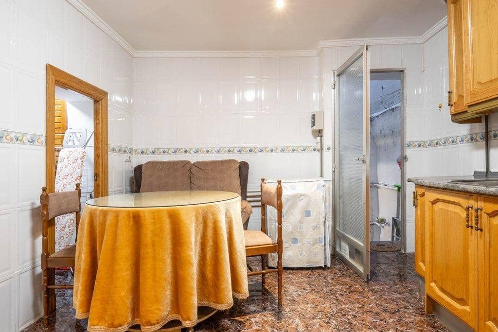 Piso de 3 habitaciones en Granada ciudad en venta - 280.000 € (Ref: 9814484)