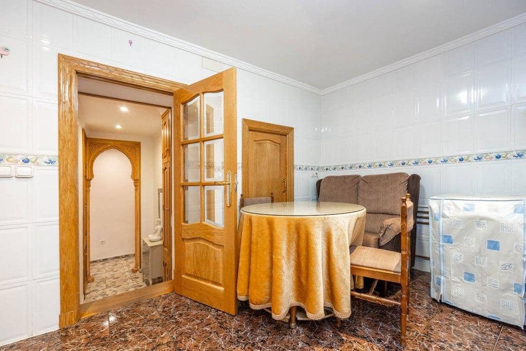 Piso de 3 habitaciones en Granada ciudad en venta - 280.000 € (Ref: 9814484)