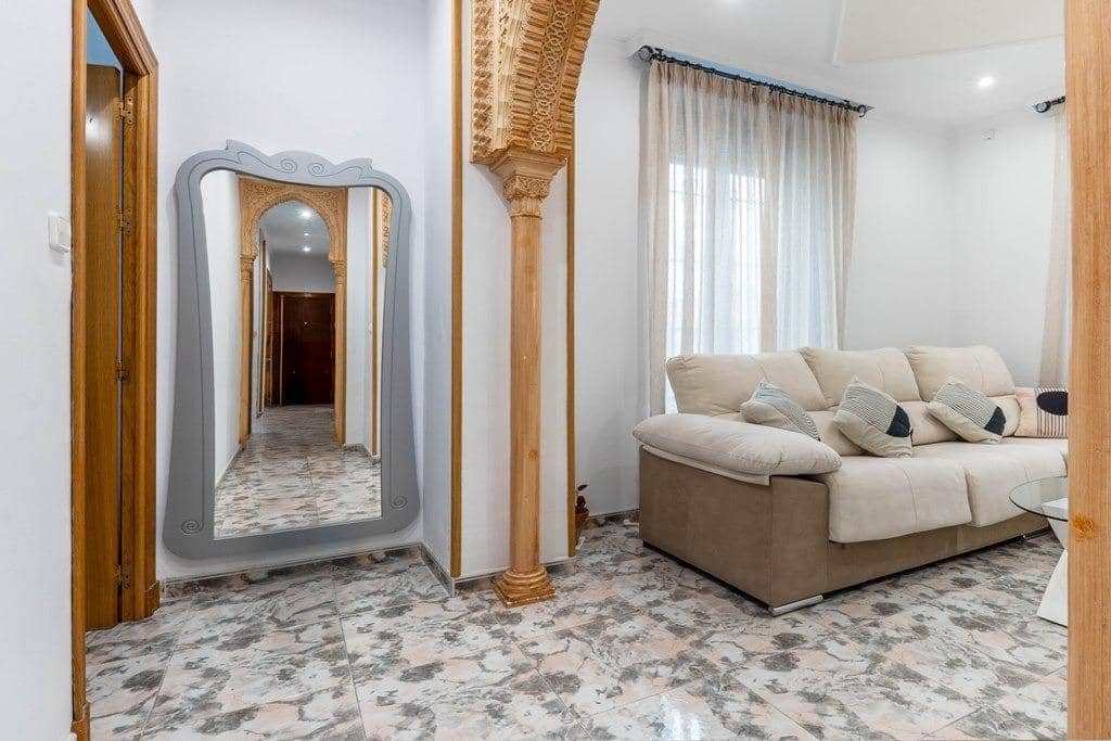 Piso de 3 habitaciones en Granada ciudad en venta - 280.000 € (Ref: 9814484)