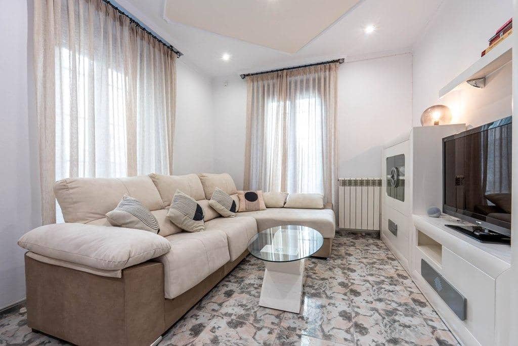 Piso de 3 habitaciones en Granada ciudad en venta - 280.000 € (Ref: 9814484)