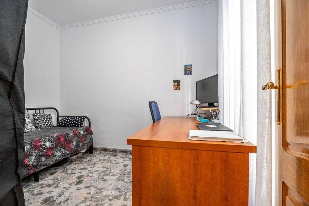 Piso de 3 habitaciones en Granada ciudad en venta - 280.000 € (Ref: 9814484)
