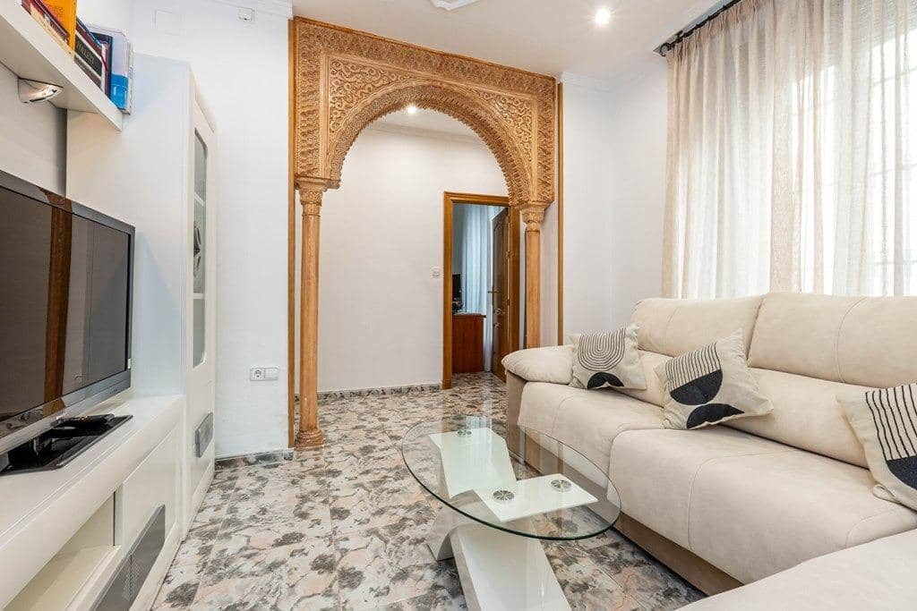 Piso de 3 habitaciones en Granada ciudad en venta - 280.000 € (Ref: 9814484)
