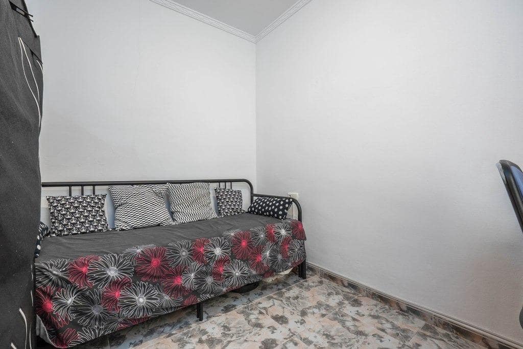Piso de 3 habitaciones en Granada ciudad en venta - 280.000 € (Ref: 9814484)