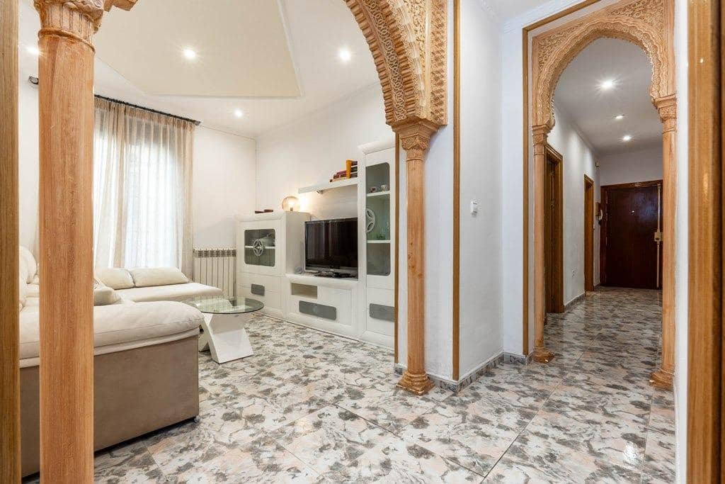 Piso de 3 habitaciones en Granada ciudad en venta - 280.000 € (Ref: 9814484)