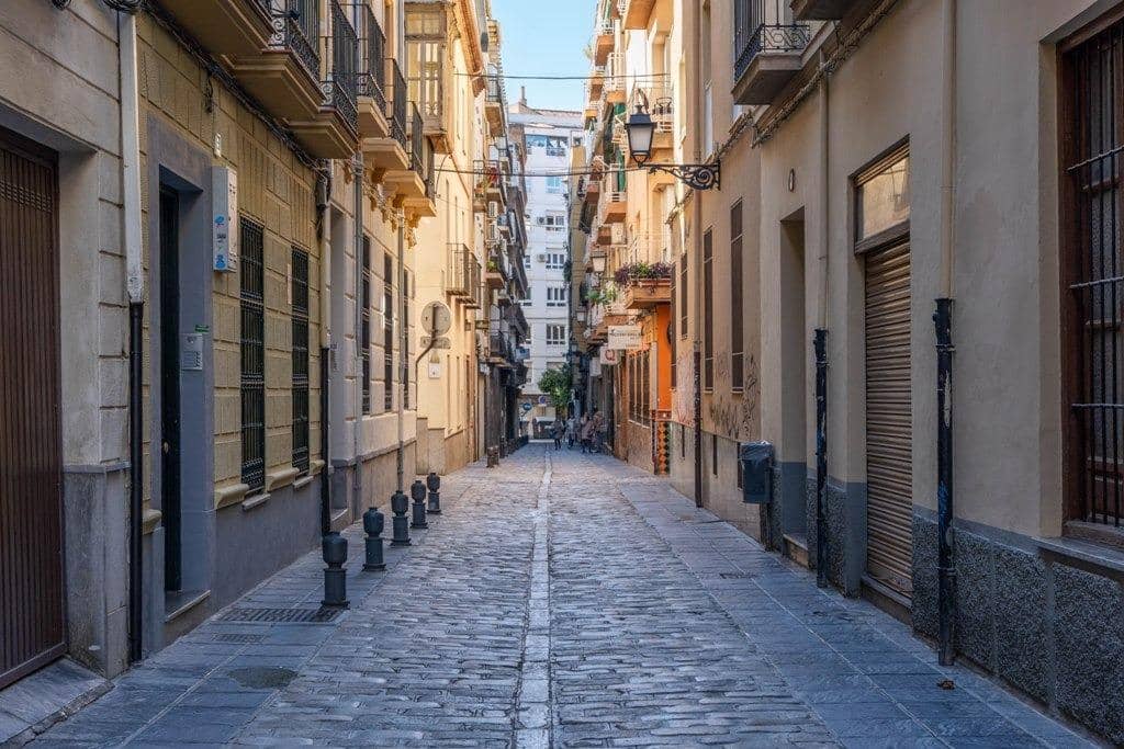 Piso de 3 habitaciones en Granada ciudad en venta - 280.000 € (Ref: 9814484)