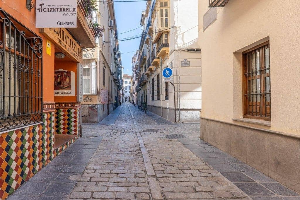 Piso de 3 habitaciones en Granada ciudad en venta - 280.000 € (Ref: 9814484)