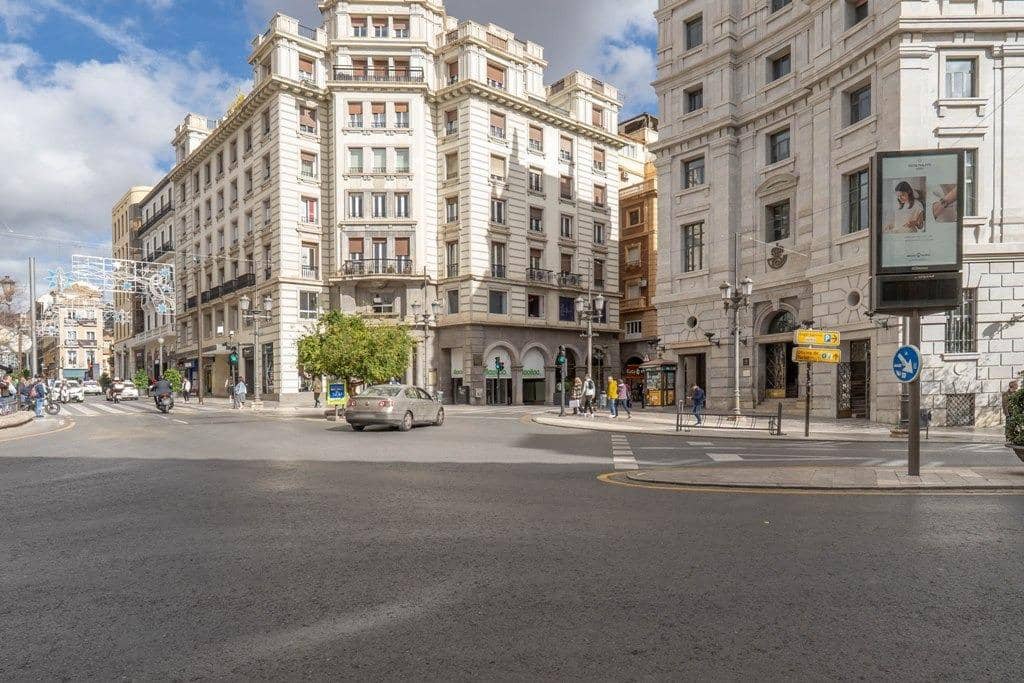 Piso de 3 habitaciones en Granada ciudad en venta - 280.000 € (Ref: 9814484)