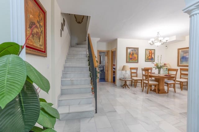 3 sypialnia Dom blizniak na sprzedaż w Belicena, Vegas del Genil z garażem - 235 000 € (Ref: 9814486)
