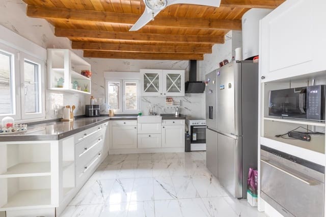 4 slaapkamer Huis te koop in Atarfe - € 150.000 (Ref: 9814487)