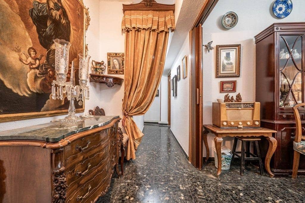 4 Zimmer Wohnung zu verkaufen in Granada Stadt mit Garage - 395.000 € (Ref: 9814488)