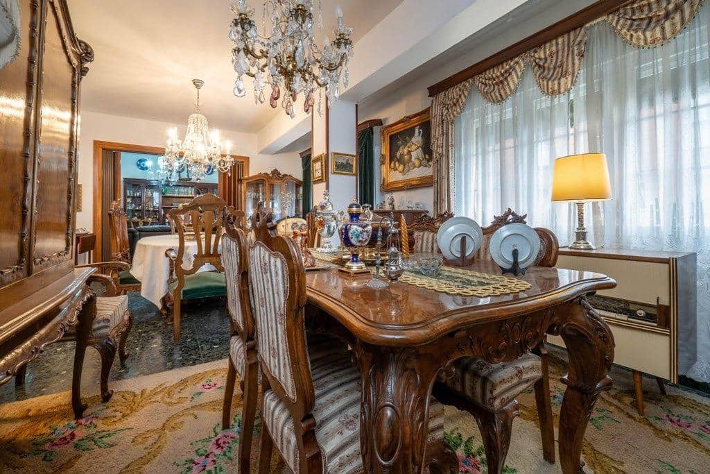4 Zimmer Wohnung zu verkaufen in Granada Stadt mit Garage - 395.000 € (Ref: 9814488)