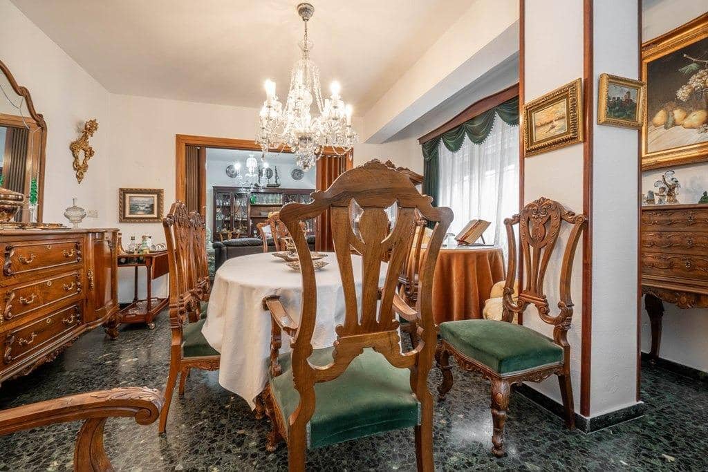 4 Zimmer Wohnung zu verkaufen in Granada Stadt mit Garage - 395.000 € (Ref: 9814488)