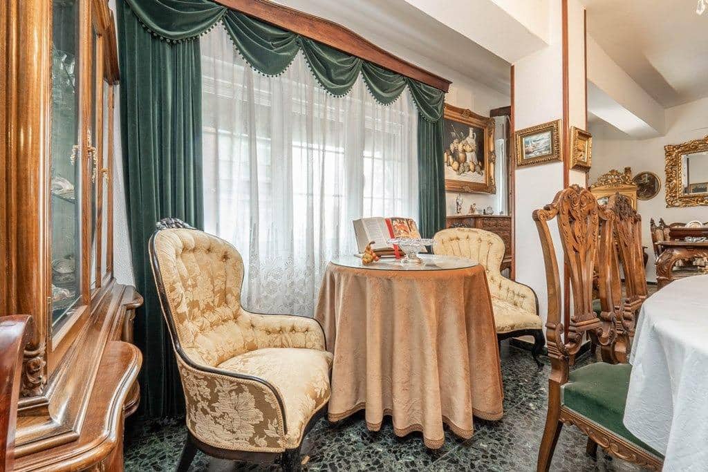 4 Zimmer Wohnung zu verkaufen in Granada Stadt mit Garage - 395.000 € (Ref: 9814488)