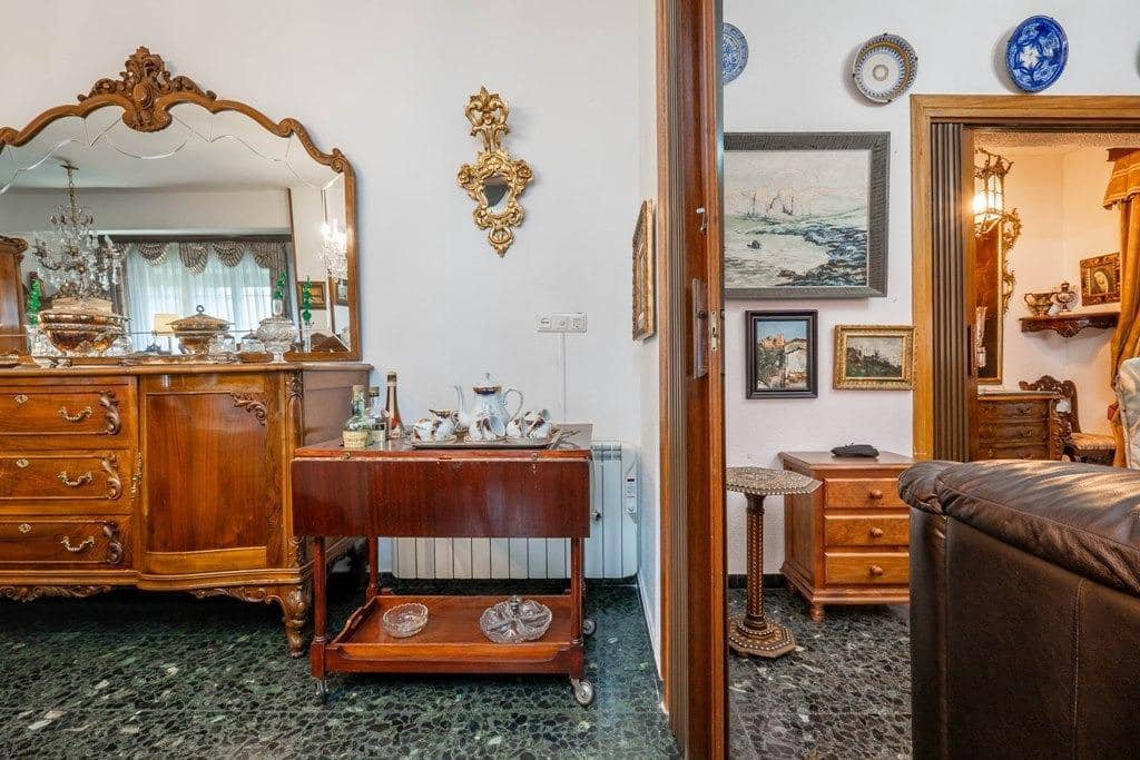 4 Zimmer Wohnung zu verkaufen in Granada Stadt mit Garage - 395.000 € (Ref: 9814488)