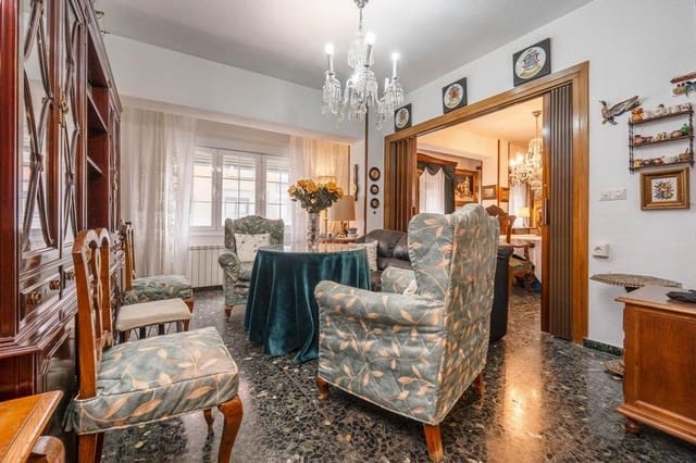 4 Zimmer Wohnung zu verkaufen in Centro - Sagrario, Granada Stadt mit Garage - 395.000 € (Ref: 9814488)