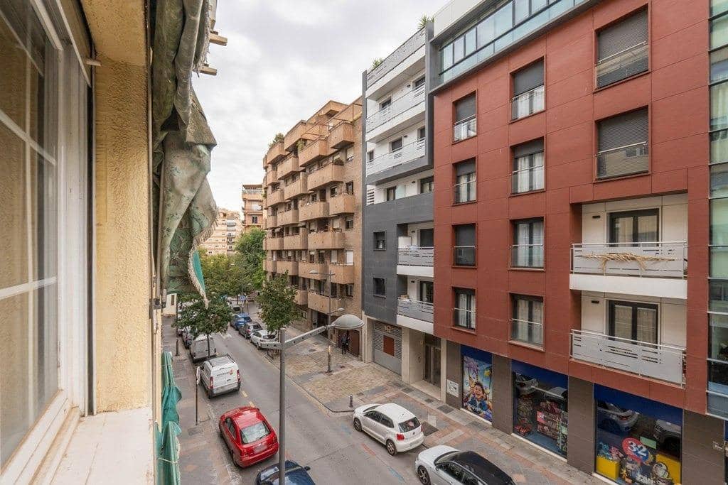 4 Zimmer Wohnung zu verkaufen in Granada Stadt mit Garage - 395.000 € (Ref: 9814488)