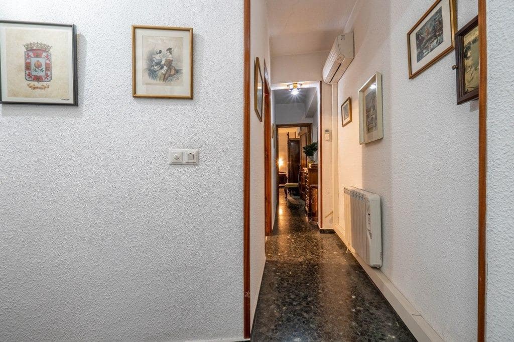 4 Zimmer Wohnung zu verkaufen in Granada Stadt mit Garage - 395.000 € (Ref: 9814488)