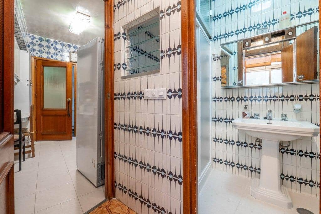 4 Zimmer Wohnung zu verkaufen in Granada Stadt mit Garage - 395.000 € (Ref: 9814488)