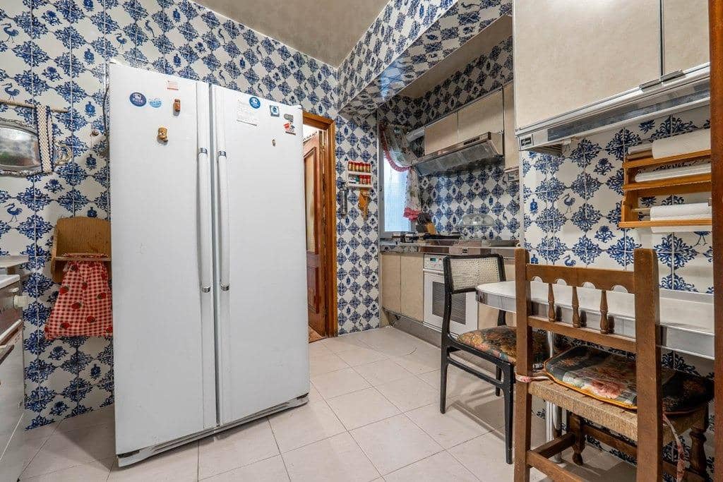 4 Zimmer Wohnung zu verkaufen in Granada Stadt mit Garage - 395.000 € (Ref: 9814488)