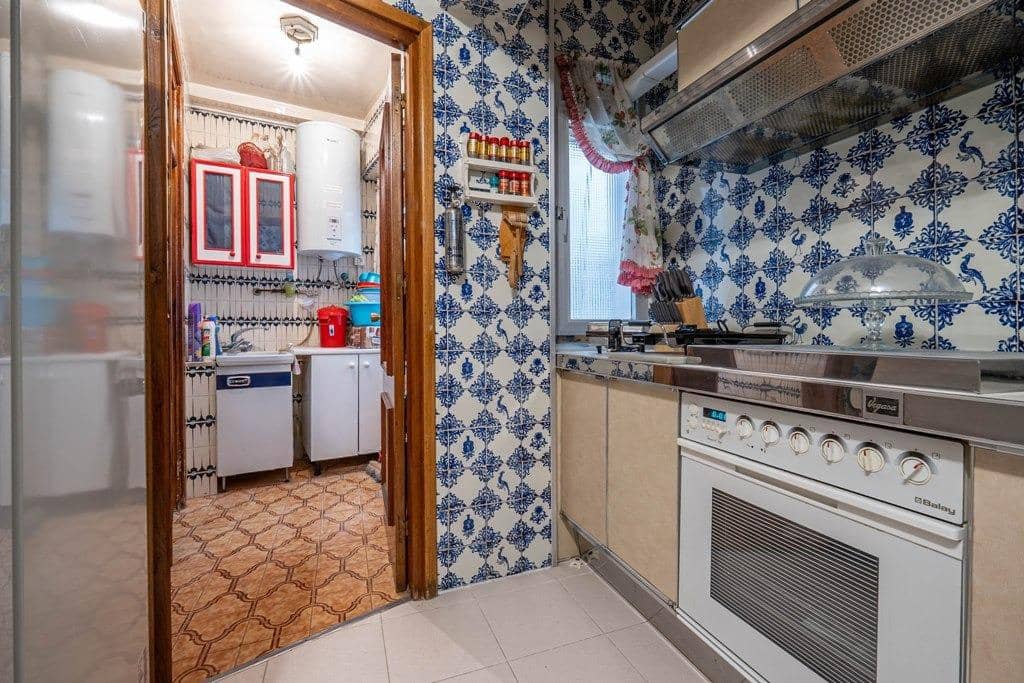 4 Zimmer Wohnung zu verkaufen in Granada Stadt mit Garage - 395.000 € (Ref: 9814488)