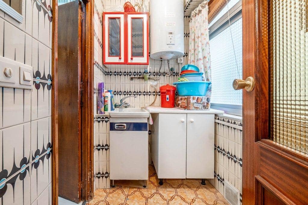 4 Zimmer Wohnung zu verkaufen in Granada Stadt mit Garage - 395.000 € (Ref: 9814488)