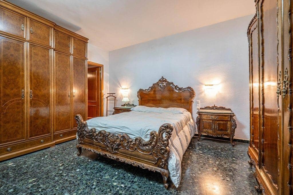 4 Zimmer Wohnung zu verkaufen in Granada Stadt mit Garage - 395.000 € (Ref: 9814488)