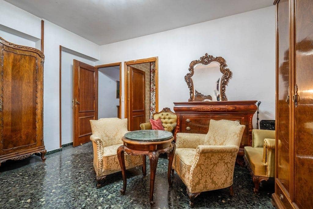 4 Zimmer Wohnung zu verkaufen in Granada Stadt mit Garage - 395.000 € (Ref: 9814488)