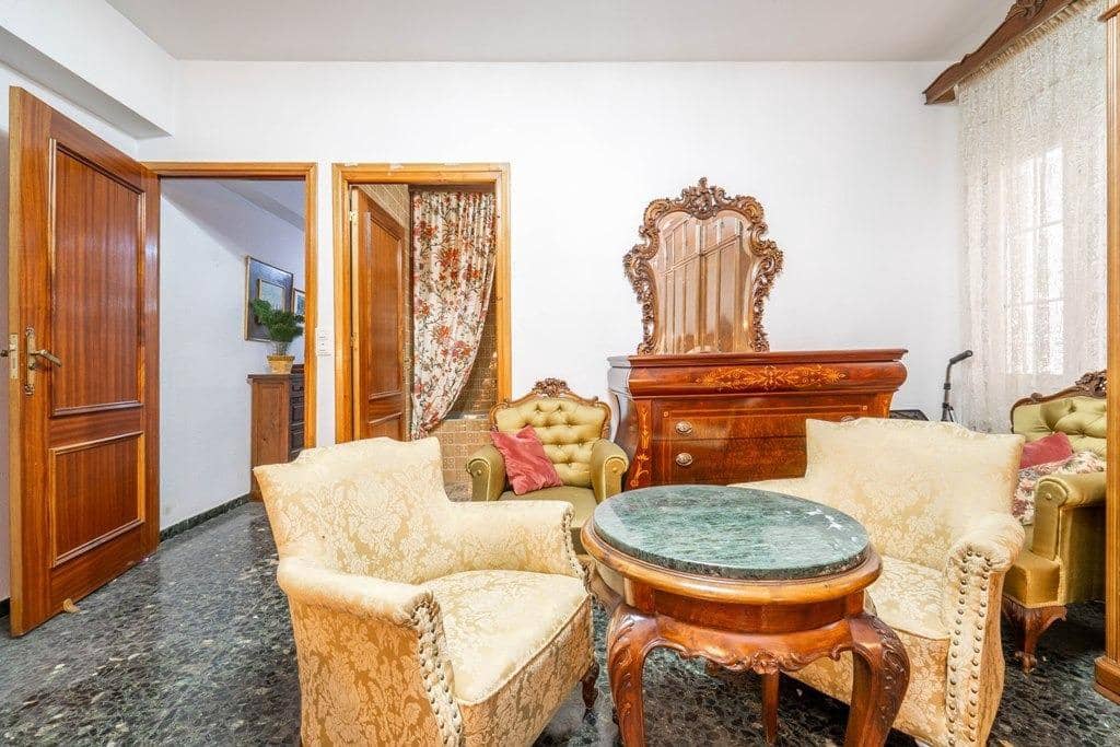 4 Zimmer Wohnung zu verkaufen in Granada Stadt mit Garage - 395.000 € (Ref: 9814488)