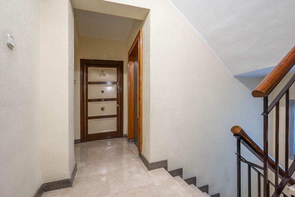 4 Zimmer Wohnung zu verkaufen in Granada Stadt mit Garage - 395.000 € (Ref: 9814488)